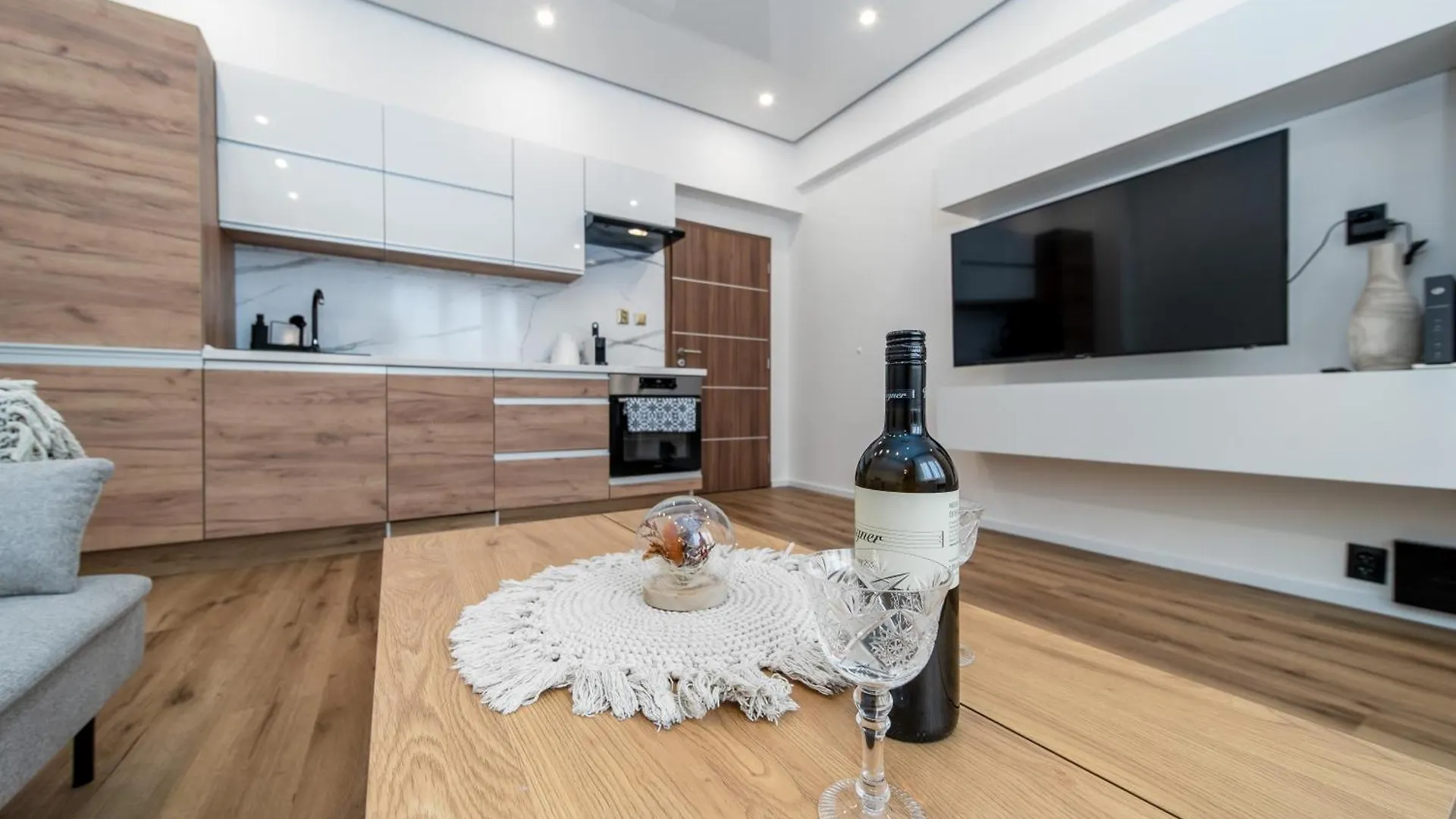 Spacious Flat Near City Center Prague
