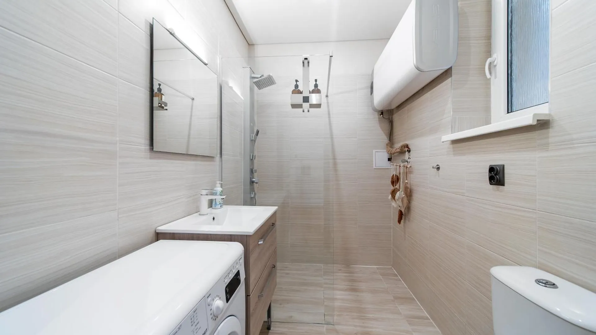 Spacious Flat Near City Center Prague Czech Republic