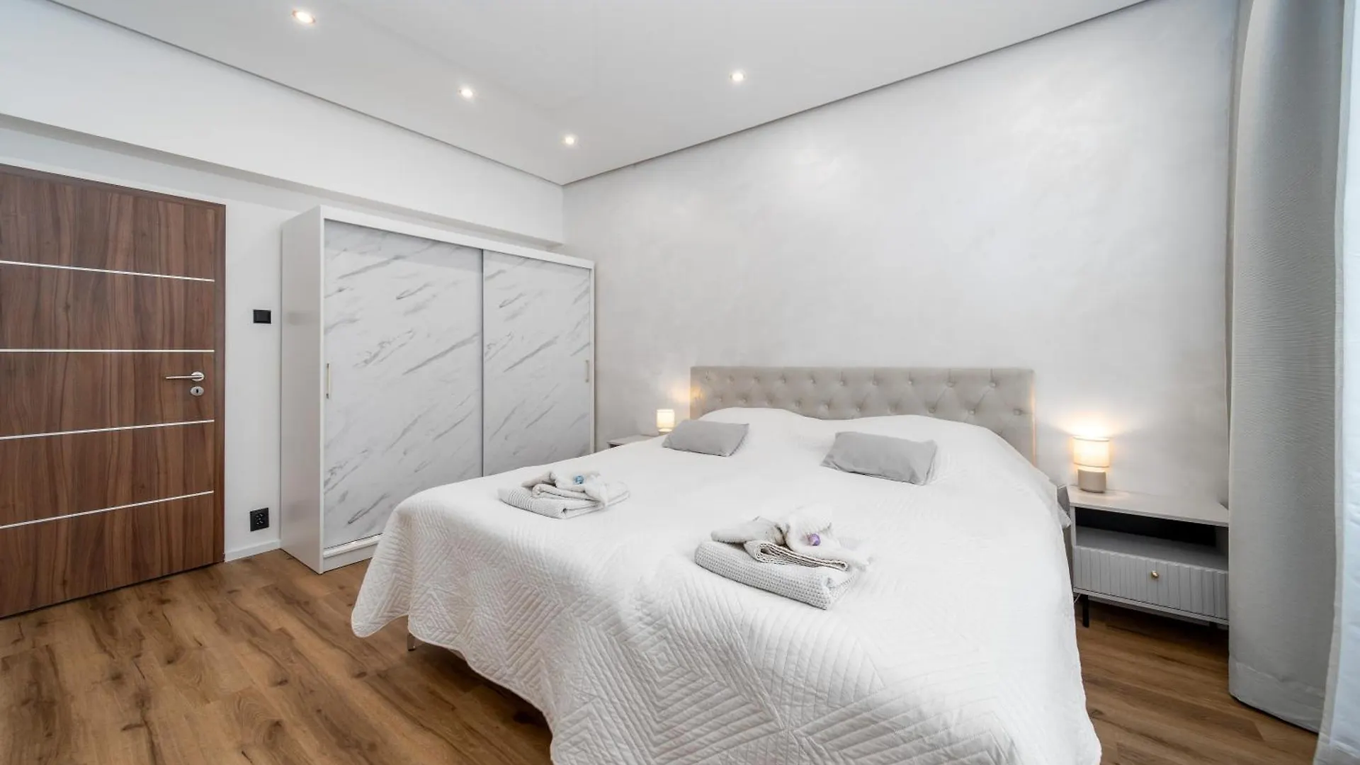 Spacious Flat Near City Center Prague